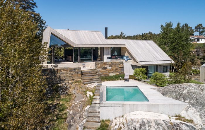 Accoya_cladding__siding__decking_and_joinery_-_Cabin_by_the_Sea__Norway